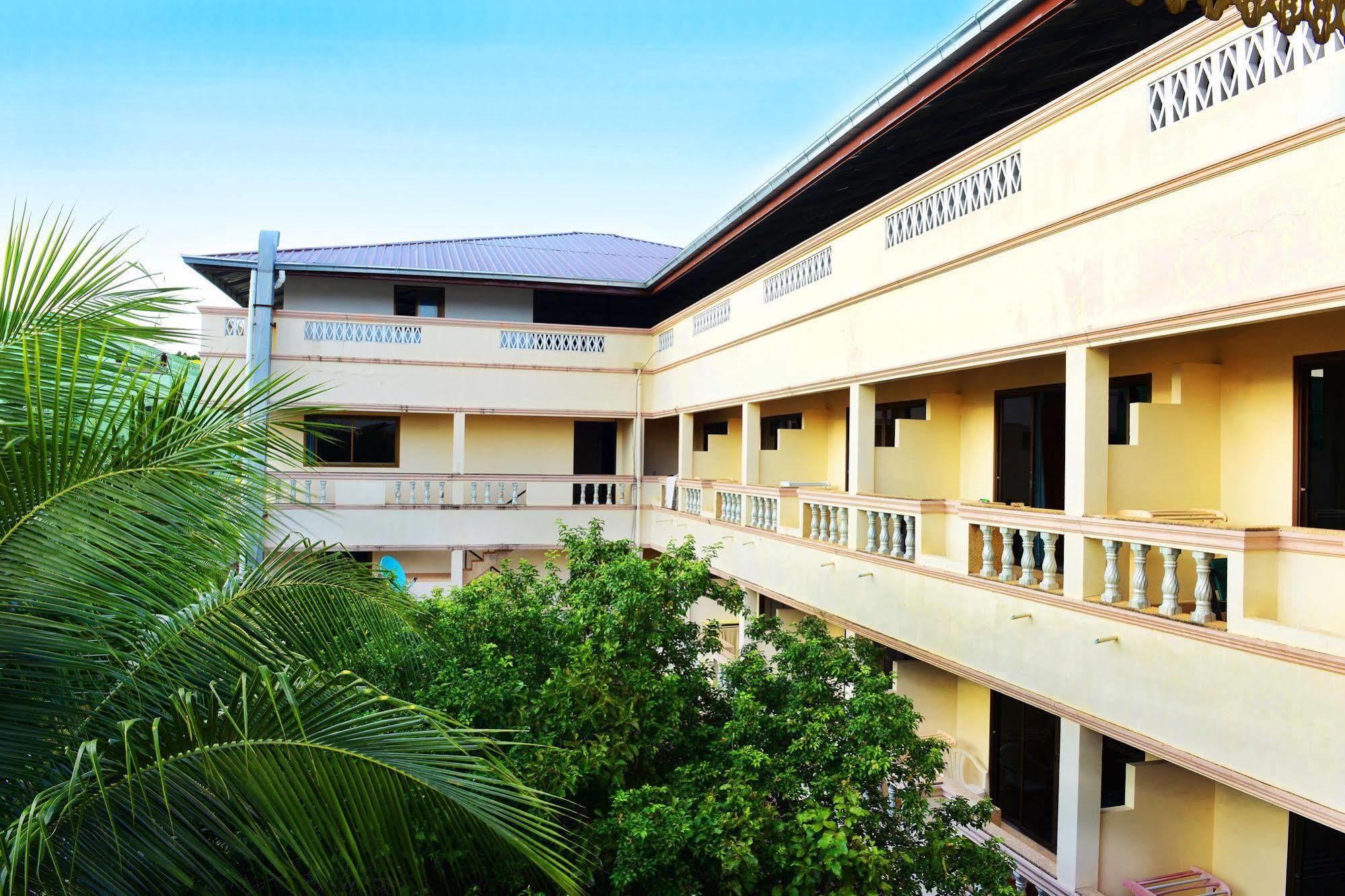 Coconut Grove Samui 3*